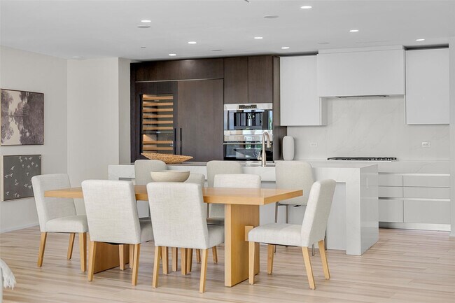 Building Photo - 2200 N Ocean Blvd