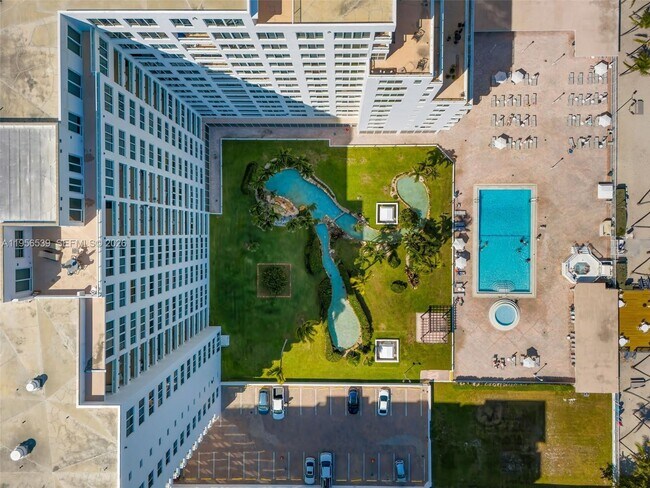 Building Photo - 5005 Collins Ave