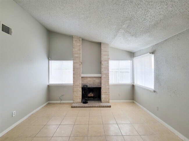 Building Photo - 17706 Glenhagen Ct
