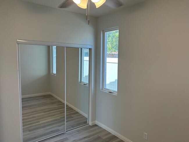 Building Photo - ADU