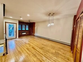 Building Photo - 556 1st St