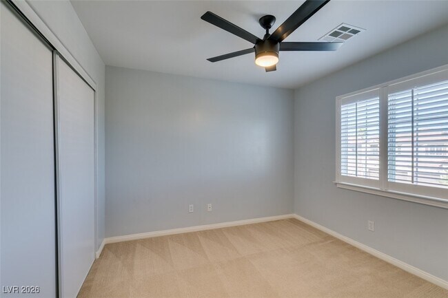 Building Photo - 25 Precipice Ct