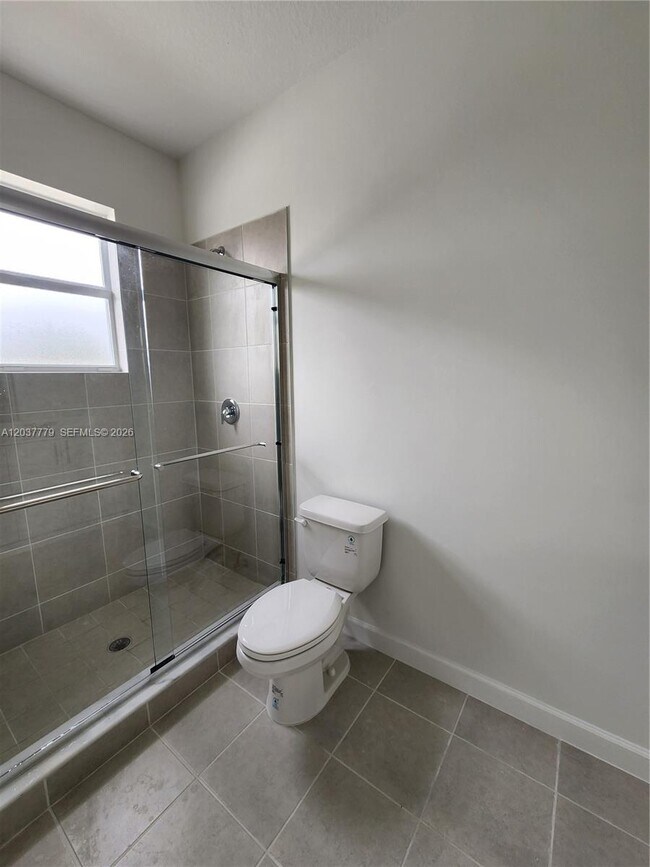 Building Photo - 263 SE 11th Ct