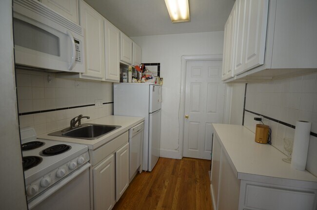 Building Photo - 45 Westland Ave