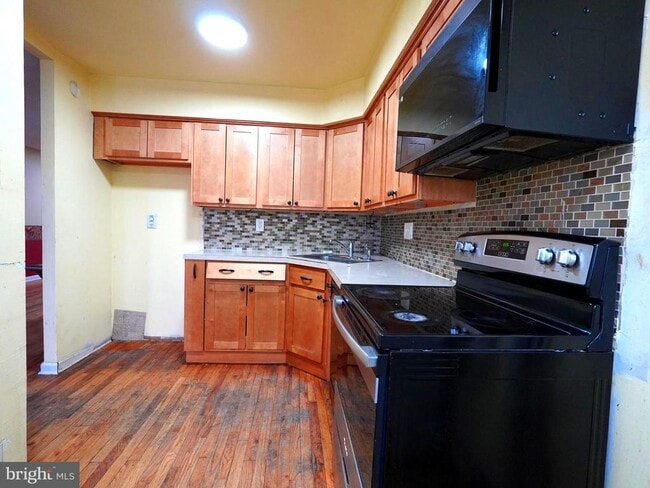 Building Photo - 51 Hollybrooke Dr