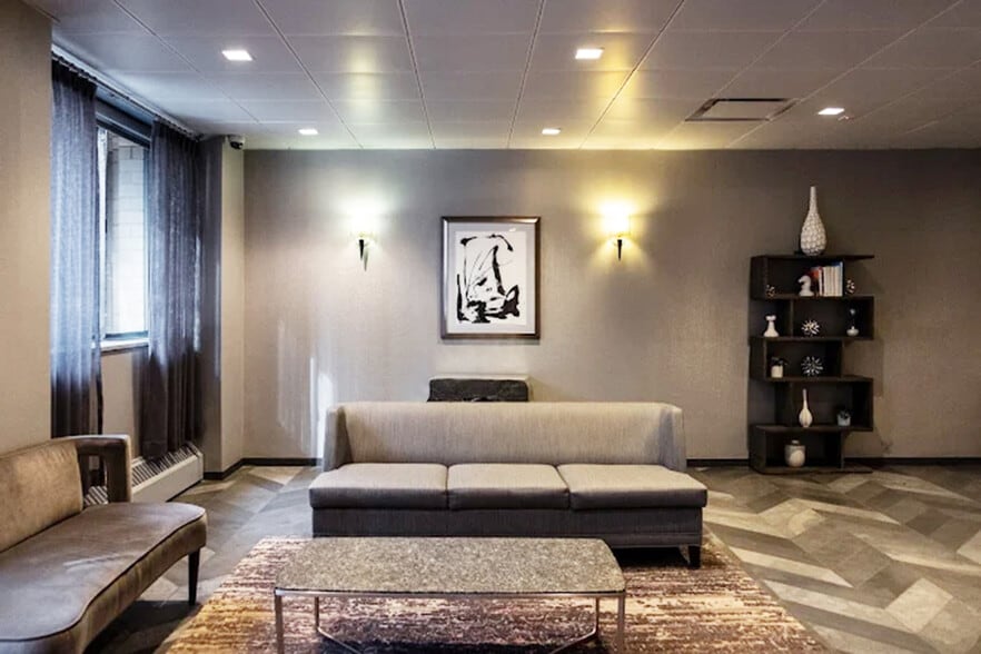 Building Photo - 150 Lawrence St