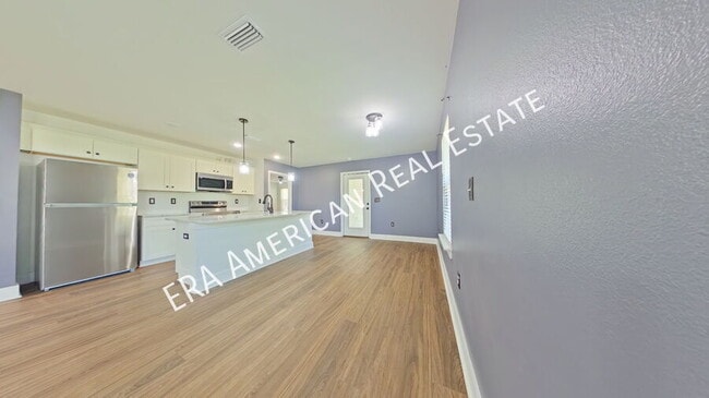 Building Photo - 816 W Walnut Ave