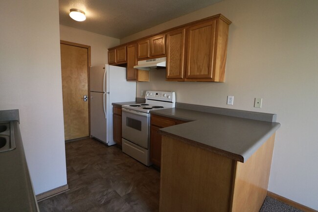Building Photo - AWESOME 3 BEDROOM HOME CLOSE TO FORT RILEY