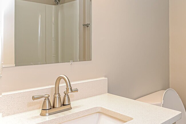 Building Photo - 2332 Quartz Ct