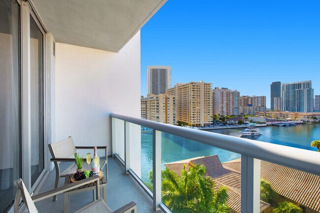 Building Photo - 2602 E Hallandale Beach Blvd