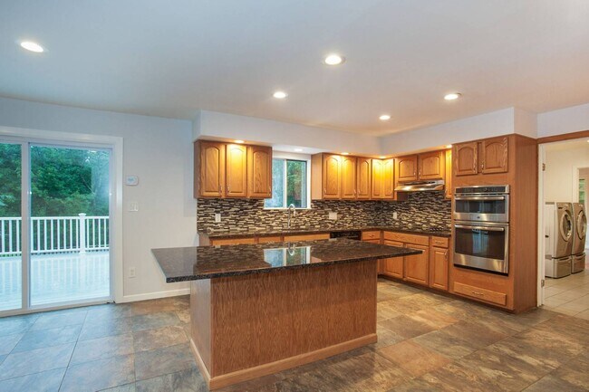 Building Photo - 12 N Ridge Rd