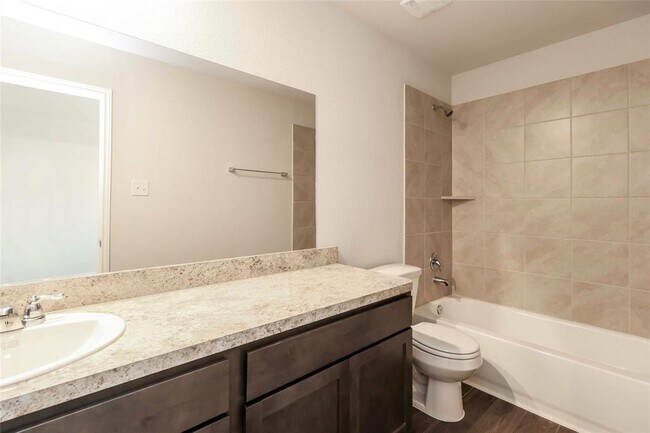 Building Photo - 2412 Carp Dr