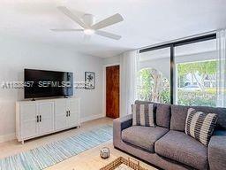 Building Photo - 350 Grapetree Dr