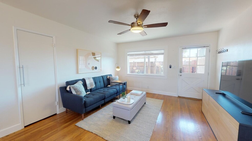 Building Photo - 3214 Vancouver Ave