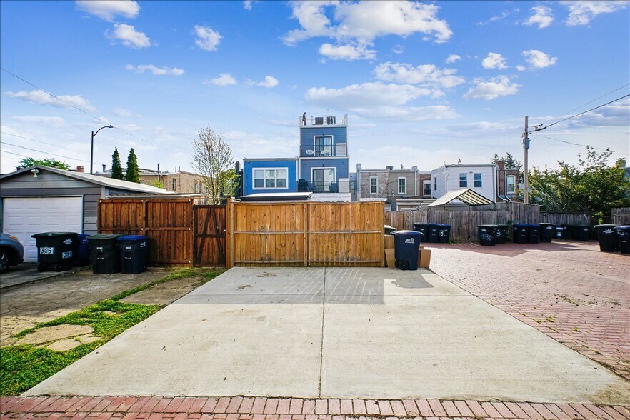 Building Photo - 329 16th St SE