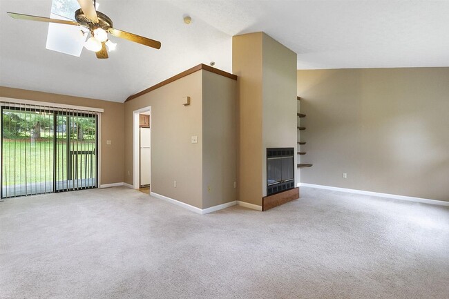 Building Photo - 305 Cherokee Dr