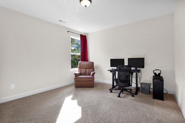 Building Photo - 245 Lonesome Glory Dr