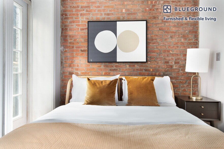 Building Photo - 52 Barrow St