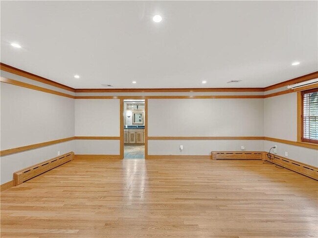 Building Photo - 239 Bulgarmarsh Rd