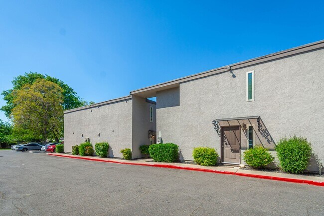 Building Photo - Carmichael Woods