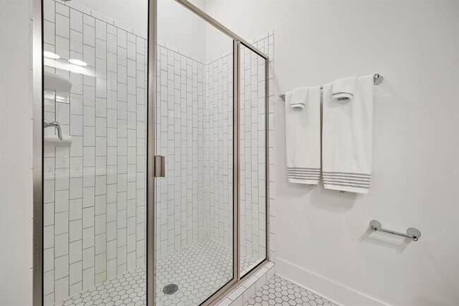 Building Photo - 4704 Sunset Trail