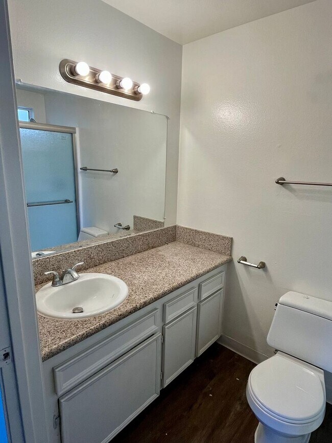 Building Photo - Remodeled 3 Bed/ 2 Bath Clairemont Mesa