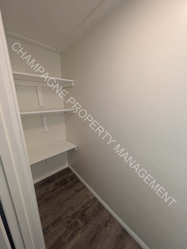 Building Photo - Unique single family home with second unit in finished basement