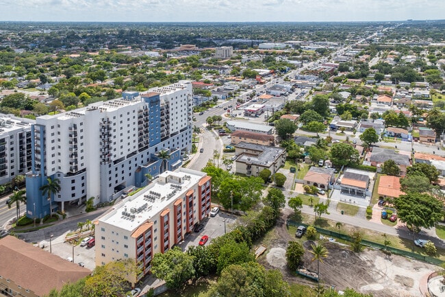 6315 SW 8th St - Context - Camaguey Plaza