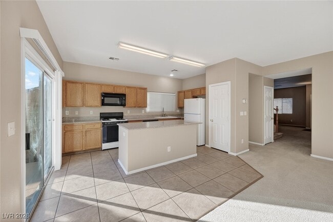 Building Photo - 621 Iron Stirrup Ave