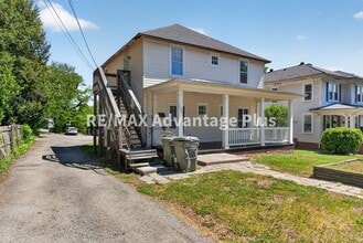 Building Photo - 106 Grove St