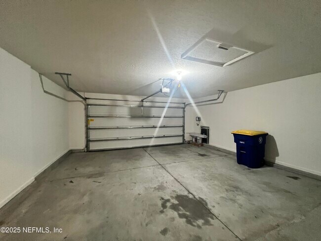 Building Photo - 463 Red Dahlia Ln