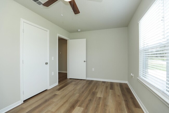 Building Photo - 2 bed / 1 bath home in Waller County. Move...