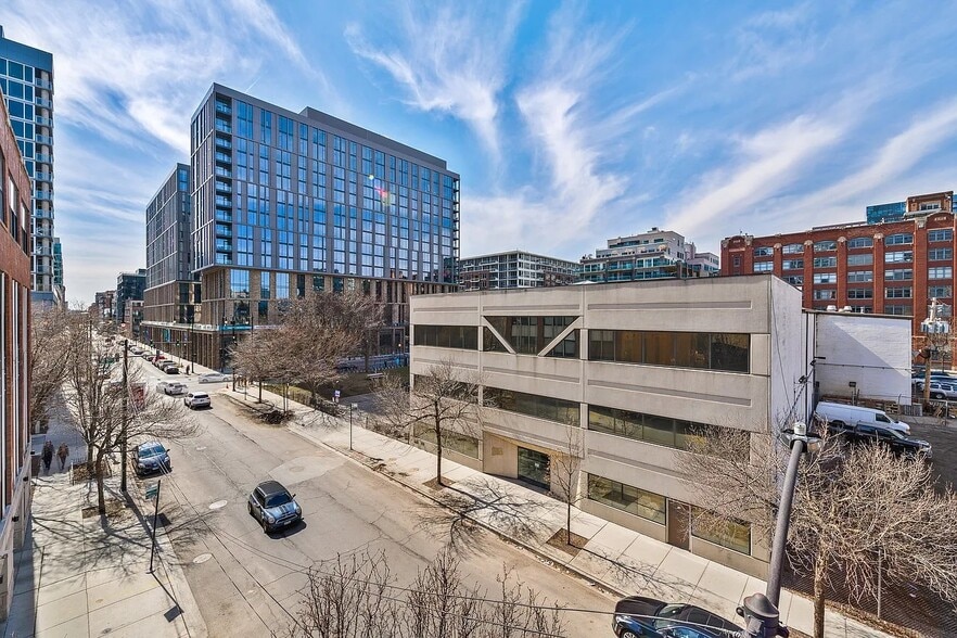 Building Photo - 23 N Green St