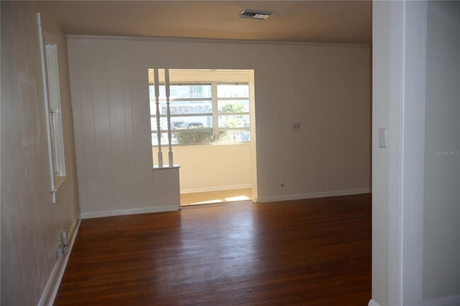 Building Photo - 3815 W De Leon St