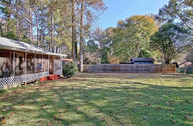 Building Photo - Perfect Peachtree City Location, 3 Bedroom...