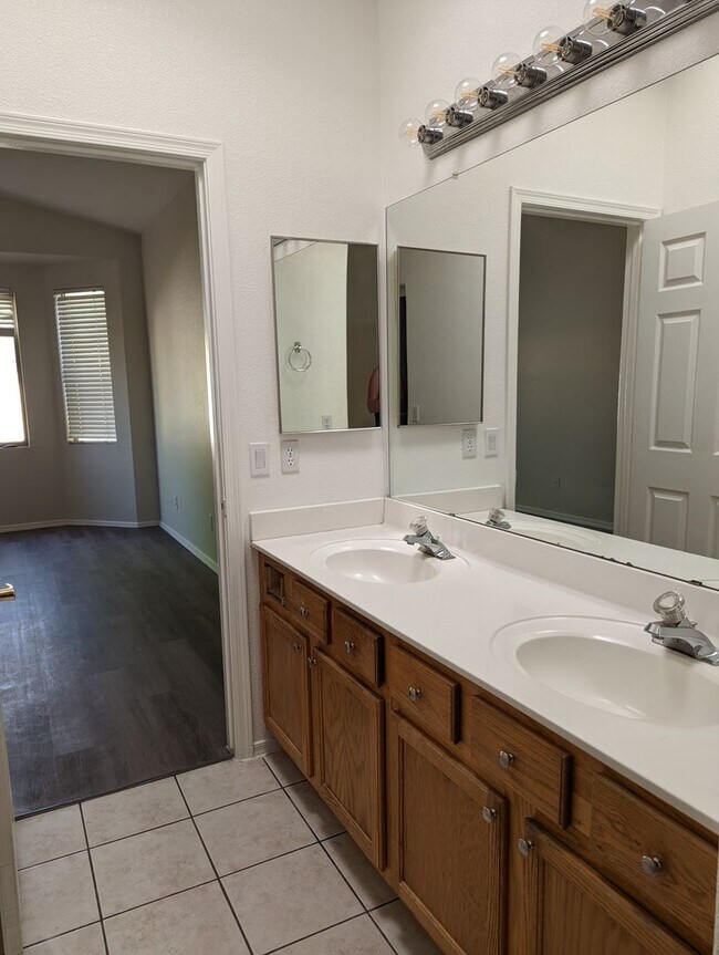 Building Photo - Beautiful Chandler Home for Rent!!