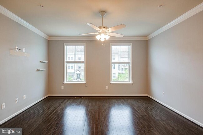 Building Photo - 833 Jarrett Ln