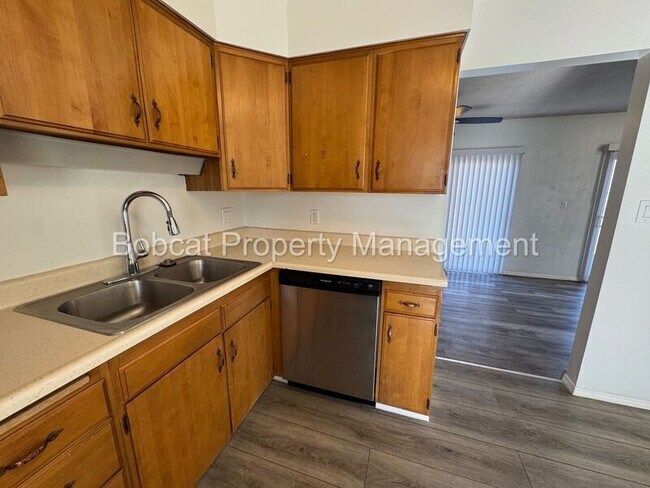 Building Photo - 5229 Silver Sage Dr