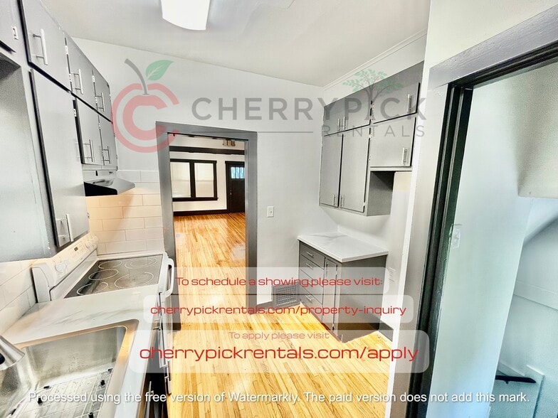 Building Photo - 3440 Anaheim Dr