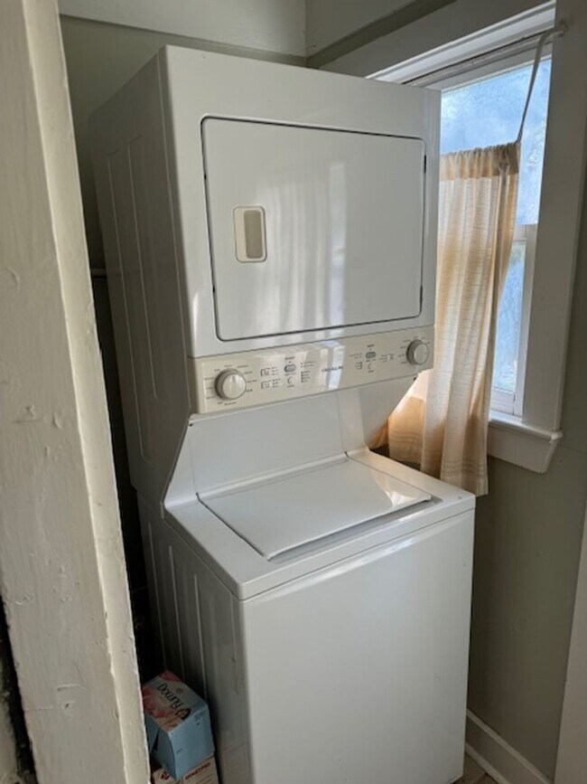 Building Photo - 1517-AB St Ann St