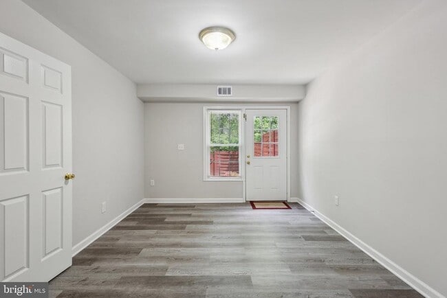 Building Photo - 1204 Fox Run Pl