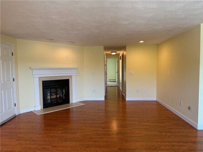 Building Photo - 29 Swan Ct