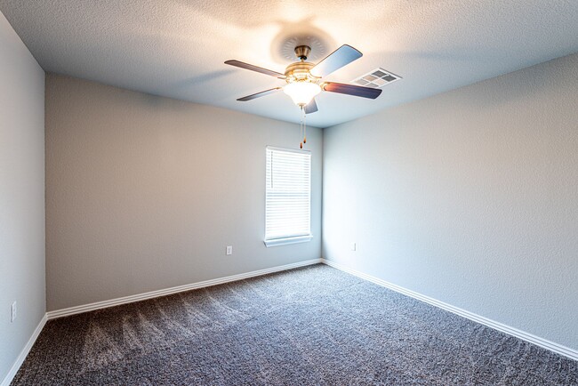 Building Photo - 505 W Laurel Ave, Rogers, AR 72758