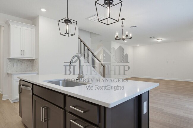 Building Photo - 1217 Pampus Dr