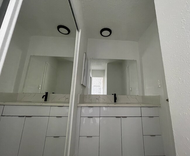 Building Photo - 6554 La Mirada Ave