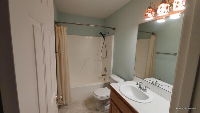 Building Photo - 2301 SE Chinaberry Ave