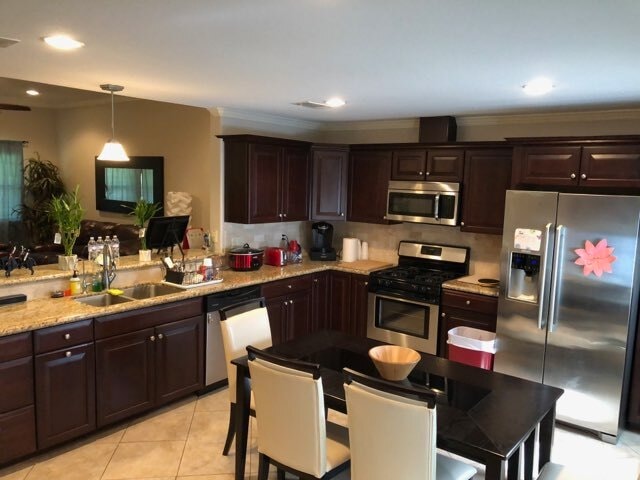 Building Photo - 129 Old Angleton Rd