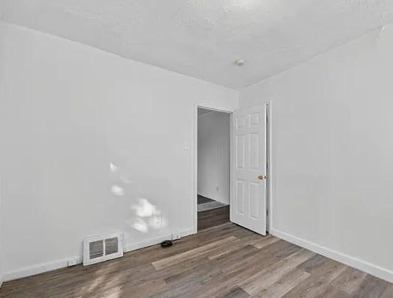 Building Photo - 6166 Emerald Ave