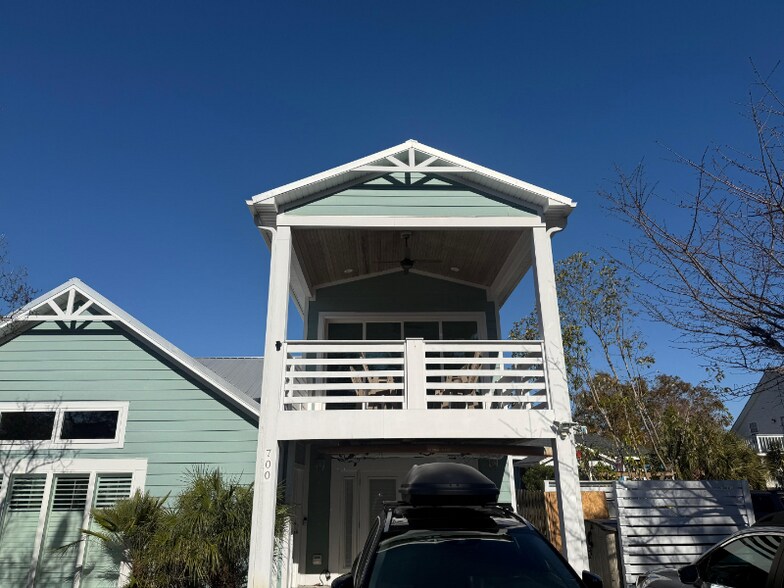 Building Photo - 700 Seafarer Dr