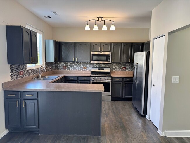 Building Photo - 766 Cherry Creek Dr
